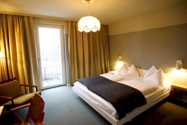 Accommodation services by hotels to SEZ